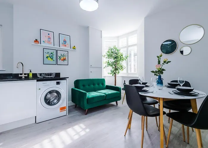 Beechwood Lodge Serviced Apartment